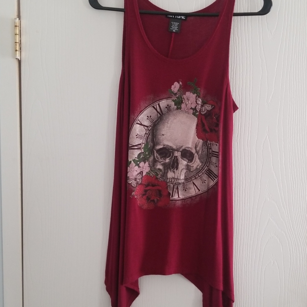Hot topic shirt size SM